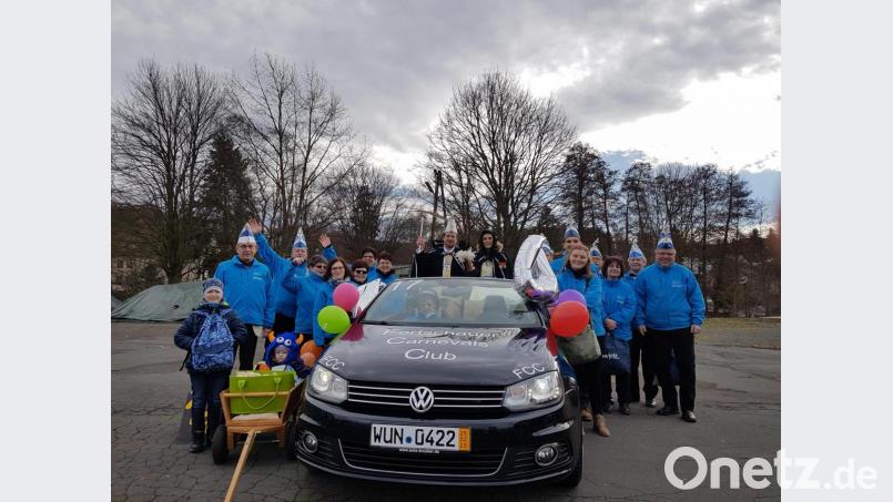 Viel Spaß hatte der FCC beim Faschingszug im Marktredwitz. Bild: jzk