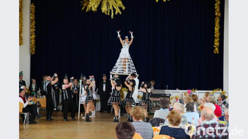 Der Schautanz des TSV Reuth bei Erbendorf Bild: JOCHEN NEUMANN
ERBENDORF