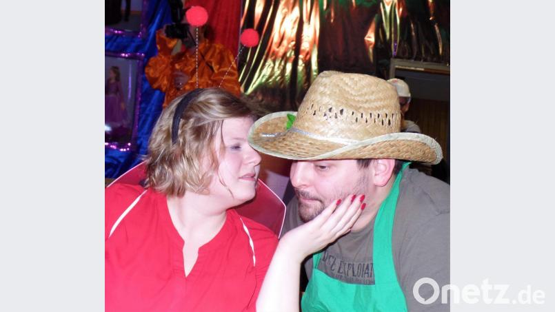 Damenwahl ist angesagt!. Wenn man so nett aufgefordert wird, dann folgt Mann doch gern! Bild: jml