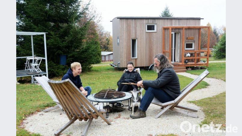 So sieht es in der schon bestehenden Tiny-House-Siedlung in Mehlmeisel aus. In Amberg soll das alles „geordneter“ ablaufen. Bild: Gabi Schönberger