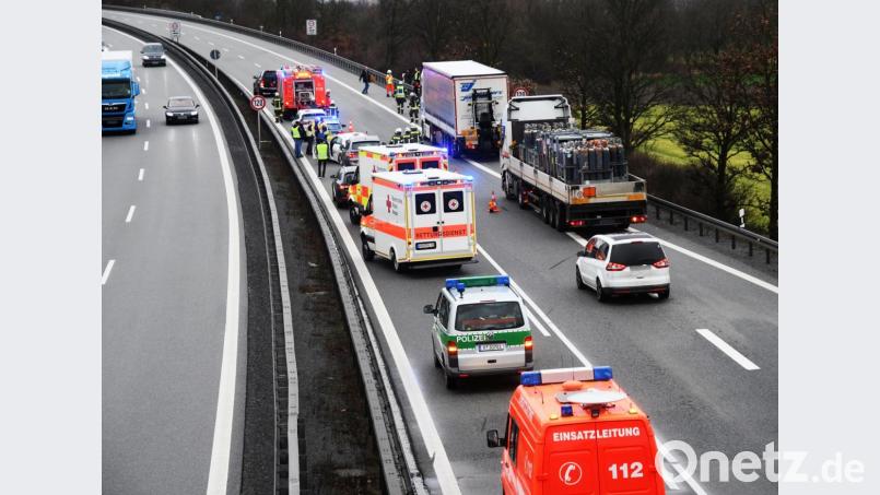 Auf der Autobahn ihn Höhe Weiden Süd stoßen am Dienstag zwei Autos zusammen. Bild: Gabi Schönberger