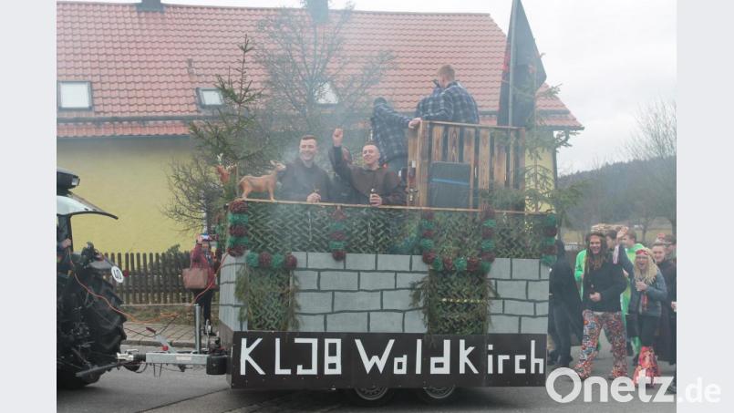 Die KLJB Waldkirch als Mitinitiator präsentiert mit der Burgruine Schellenberg das Wahrzeichen der Gemeinde Georgenberg. Bild: pi