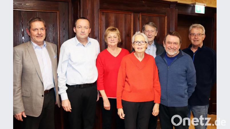 Bürgermeister Joachim Neuß (links) mit der Führungsspitze des Bürgernetzwerkes Auerbach. Bild: jma