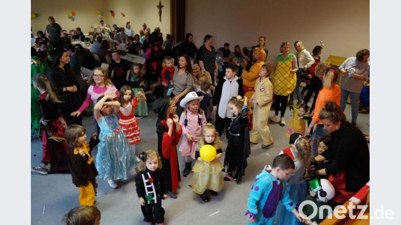 Beim SPD-Kinderfasching herrscht am Dienstaq zum Narrenendspurt im Pfarrsaal ausgelassene Stimmung. Bild: du