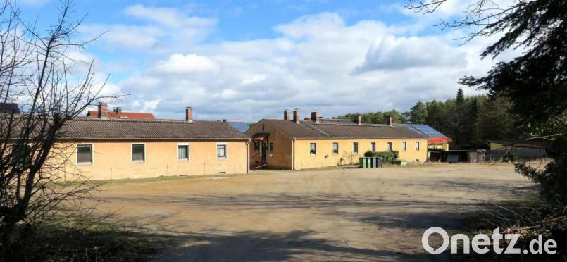 Die Stadt Schwandorf verfügt über 75 eigene Wohnungen, die sie instand halten muss. Darunter auch diese in der Friedrich-Hebbel-Straße auf dem Weinberg. Bild: Hirsch