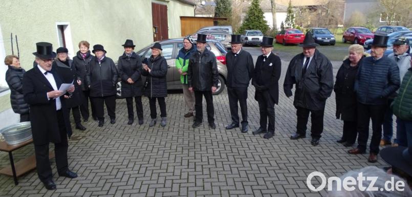 Trauerrede von Günther Mayer zum Geldbeutelwaschen. Bild: Dobmeier Bild: Dobmeier