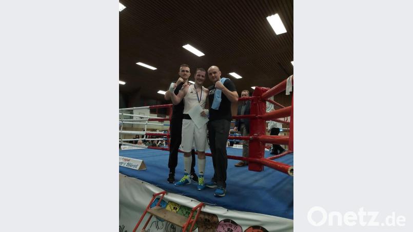 Betreuer Manuel Propp, Rainer Haider und Trainer Ruslan Schönfeld. Bild: mzi