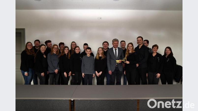 Mit der Schlüsselrückgabe an Bürgermeister Lothar Müller endete auch die Faschingszeit in Plößberg. Bild: gbj