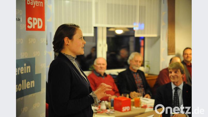 „Es war verheerend an den Tagen danach zu beobachten. Wer behauptet die Wahl des Ministerpräsidenten dort war Demokratie, der verhöhnt Demokratie.“ SPD-Bezirksvorsitzende Carolin Wagner Bild: Andreas Brückmann