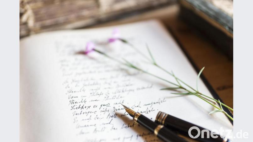 Es genügt schon, sich regelmäßig Notizen zu machen oder einige Sätze aufs Papier zu bringen, um sich besser zu fühlen. Bild: Andreas Gruhl – stock.adobe.com