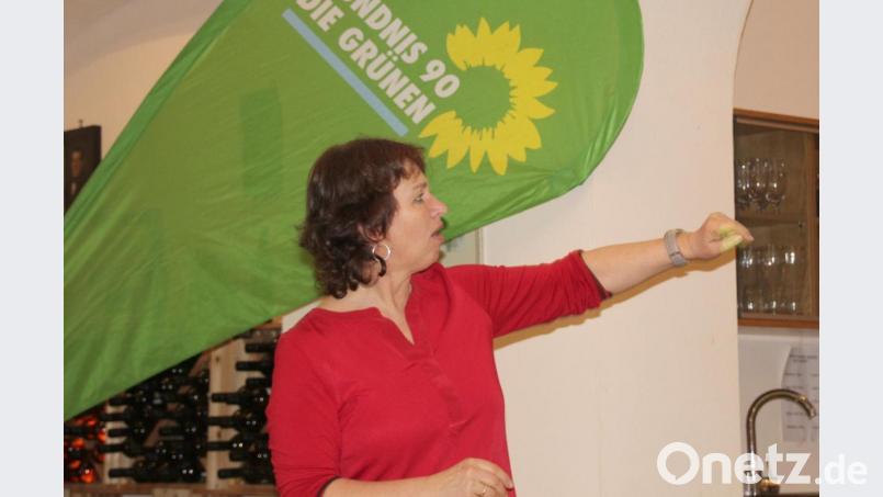 Landtagsabgeordnete Gisela Sengl referiert zum Thema „Artenvielfalt und Landwirtschaft“. Bild: Schönberger, Ferdinand [fsb]