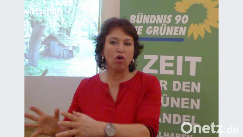 Landtagsabgeordnete Gisela Sengl referiert zum Thema „Artenvielfalt und Landwirtschaft“. Bild: Schönberger, Ferdinand [fsb]