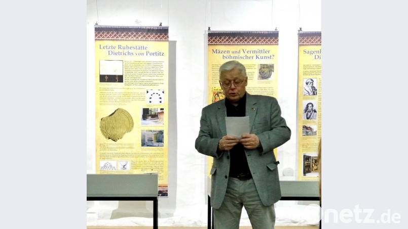 Eberhard Kemnitz stellte sein Buch bei der Ausstellung in Parkstein im Jahr 2017 vor. Archivbild: Rainer Christoph