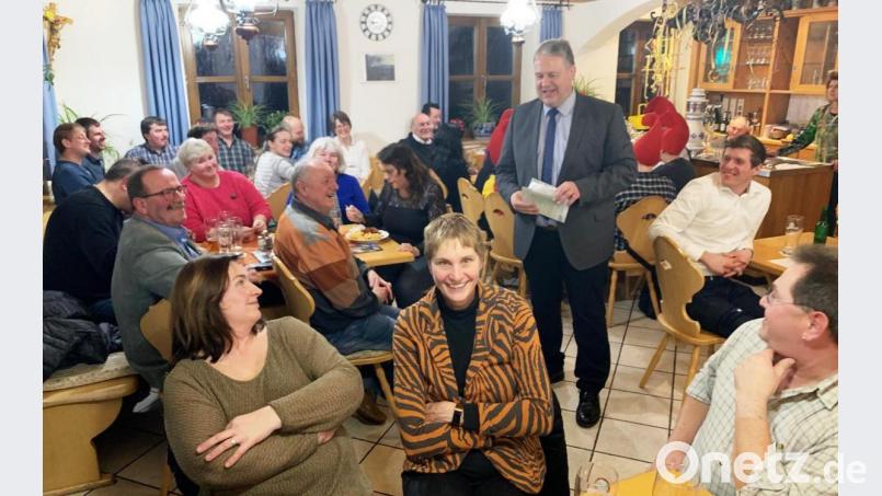 Landrat Richard Reisinger (Mitte) gestaltete seinen Vortrag wie gewohnt mit sehr viel Humor, das brachte ihm die volle Aufmerksamkeit des Publikums in Pfaffenhofen ein. Bild: jp