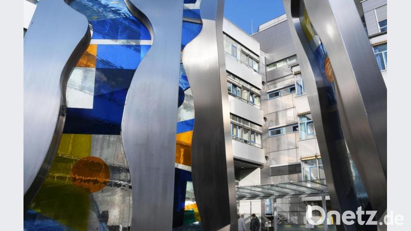 Eine Kunst scheint es zurzeit, die Kliniken Nordoberpfalz auch finanziell wieder zum Glänzen zu bringen. Die Gewerkschaft Verdi fordert einen &quot;runden Tisch&quot;. Man müsse die Betroffenen zu Beteiligten machen. Bild: Gabi Schönberger