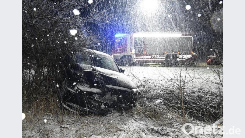 Bei der Unfallaufnahme herrschte dichtes Schneetreiben. Bild: Petra Hartl