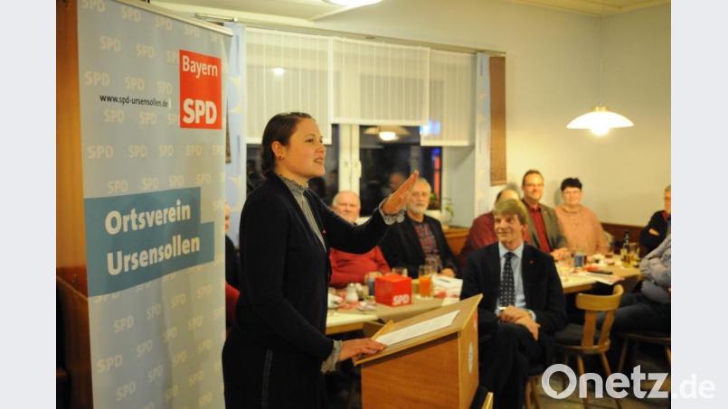 „Es war verheerend an den Tagen danach das Drama in Thüringen zu beobachten. Wer behauptet, die Wahl des Ministerpräsidenten dort war Demokratie, der verhöhnt Demokratie&quot;, sagte SPD-Bezirksvorsitzende Carolin Wagner beim Politischen Aschermittwoch in Ursensollen. Bild: Andreas Brückmann