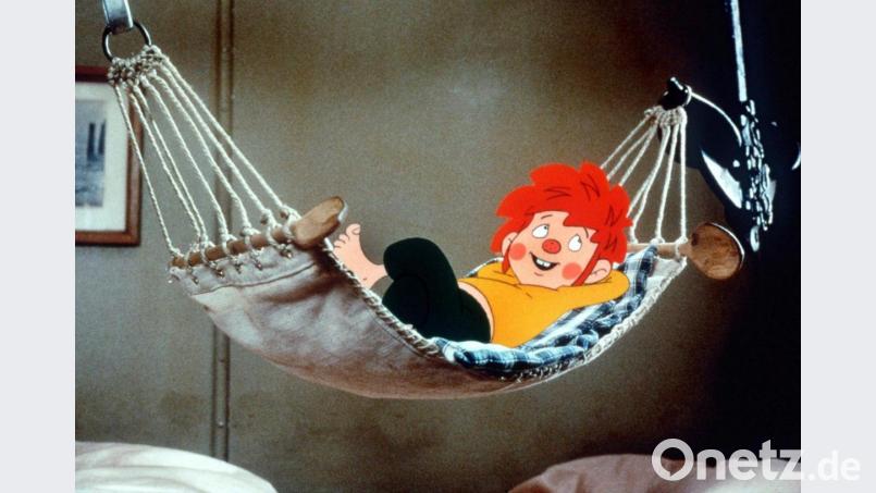 Die Zeichentrickfigur Pumuckl macht es sich in einer Szene aus "Pumuckls Abenteuer" 1999 in der Hängematte gemütlich. Bild: Fotoreport ARD/Ard/dpa