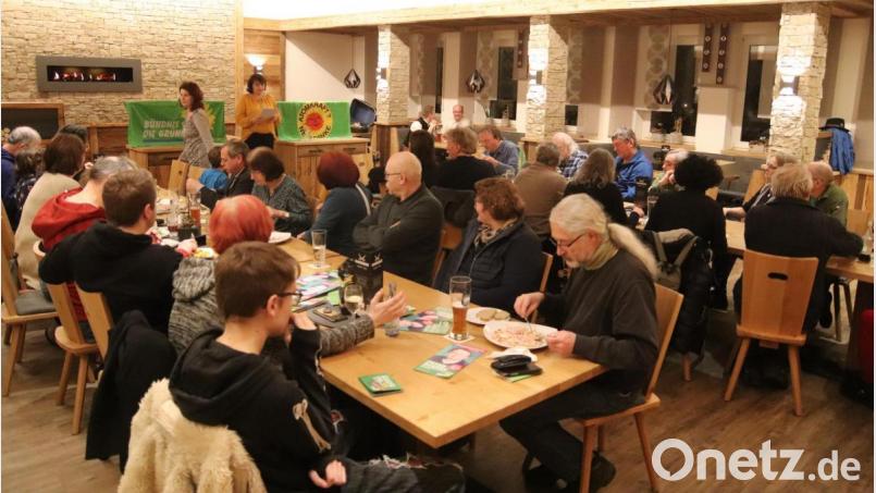 Politische Statements und Musik bringt der Aschermittwoch der Grünen im Wulfen-Saal in Kauerhof. Bild: mfh
