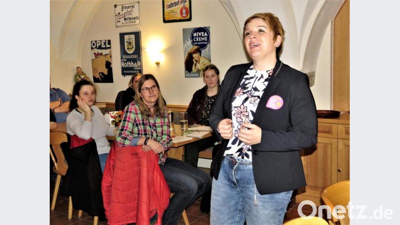 MdL und Landtagskandidatin Anna Toman (vorne) wünscht sich, als erste Landrätin in die Geschichte des Landkreises einzugehen. Bild: ubb