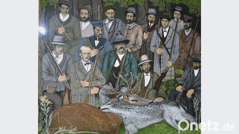 Das Bild des Nürnberger Malers Fritz Müller zeigt Martin Wiesend in der Mitte der Jagdgesellschaft jubelnd über dem erlegten Wolf. Repro: apr