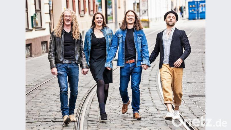 Susi Raith bricht mit ihrer neuen Band "Susi und die Spießer" zu neuen Ufern auf. Bild: Susie Knoll/exb