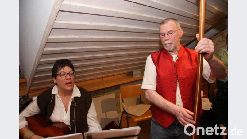 Albin Zeitler und Ingrid Krämer spielen seit über einem Jahrzehnt miteinander. Viel Beifall ernteten sie bei ihrem Auftritt in der Glasschleif. Bild: wro