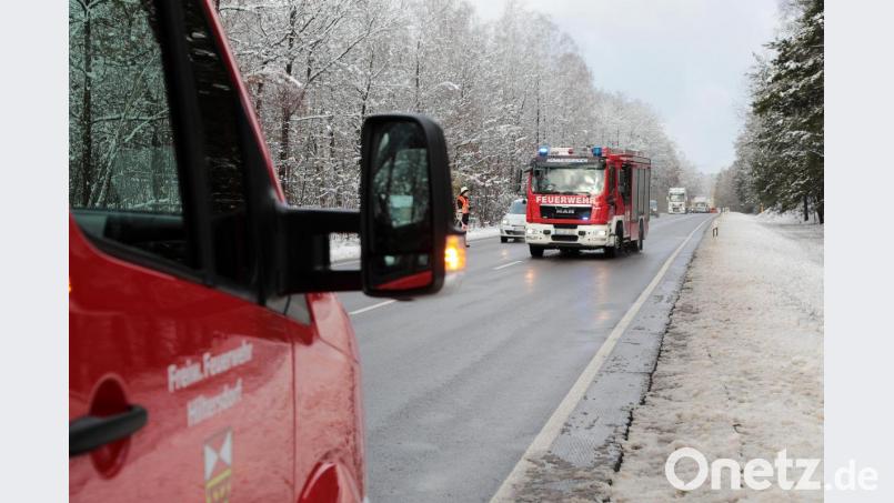 Die Feuerwehren im Landkreis Amberg-Sulzbach hatten gut zu tun wegen Sturmtief Bianca. Vor allem im Zuständigkeitsbereich der Sulzbach-Rosenberger Polizei gab es unwetterbedingt einige Unfälle. Bild: Wolfgang Steinbacher