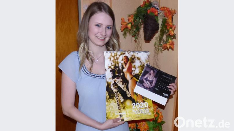 Bianca Schneider ist das Model im Monat Februar. Den Blasmusikkalender – das Titelbild zeigt eine Musikerkollegin – gibt es in verschiedenen Formaten. Bild: exb