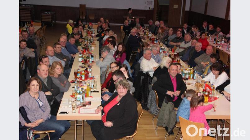 Hervorragend besucht war am Freitagabend die Wahlversammlung der Plößberger SPD im Kultursaal. Bild: kro