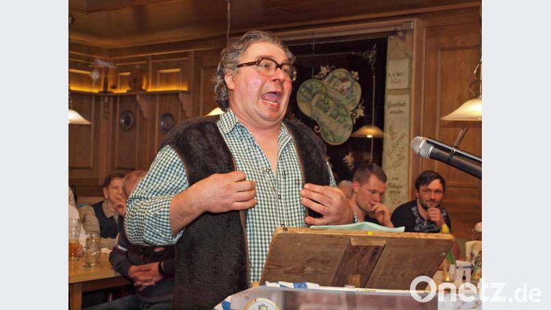 Ziegenhirt Mulzi (Gerhard Fleischmann) wollte mit einer deftigen Wahlrede a la Franz-Josef Dimpflmayr Bundeskanzler werden. Bild: sön