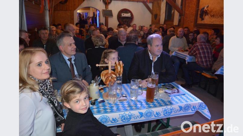 Rund 150 Besucher waren am Freitagabend zur Wahlversammlung der CSU Mitterteich in den Zoiglstodl Oppl gekommen. Bild: jr