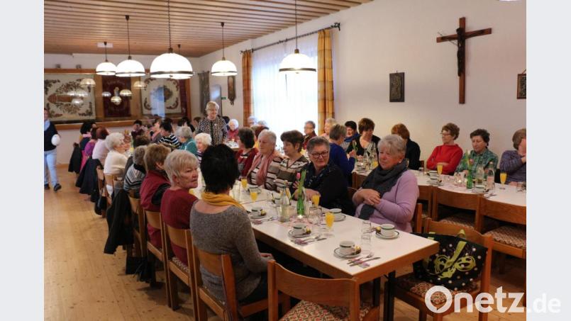 Zahlreiche Frauen waren der Einladung zum traditionellen Frauenfrühstück gefolgt. Bild: rpp