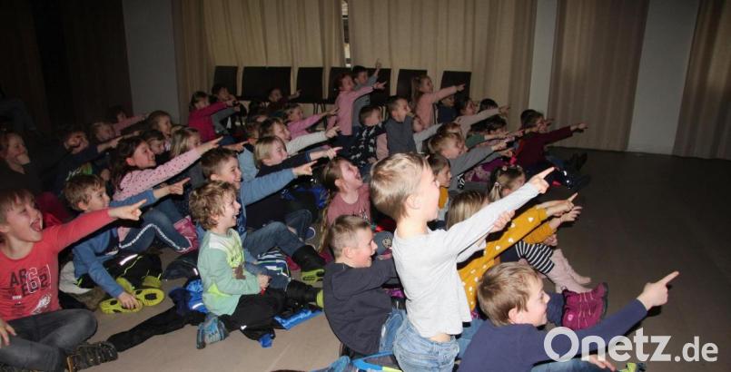 Ohne die Kinder, die sich lautstark ins Spiel einschalteten, wäre die Geschichte wohl nicht so gut ausgegangen. Bild: wro