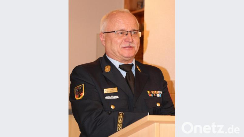 Kreisbrandinspektor Otto Braunreuther hatte die neuesten Einsatzzahlen dabei. Bild: rpp