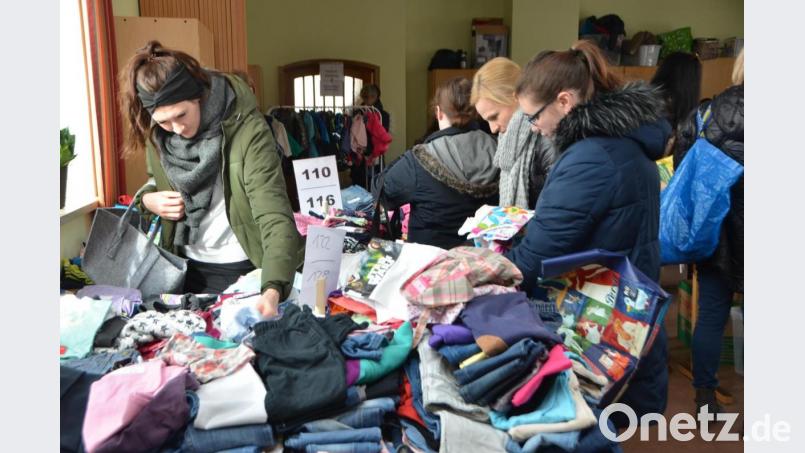 Nach verschiedenen Konfektionsgrößen sortiert, können die Kunden für ihren Nachwuchs aus einem reichen Angebot auswählen. Bild: dob