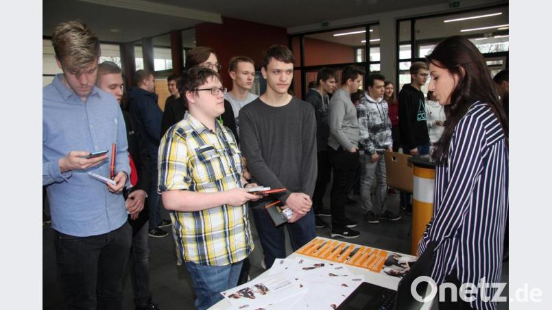 Gut besucht waren die Infostände. Bild: wro