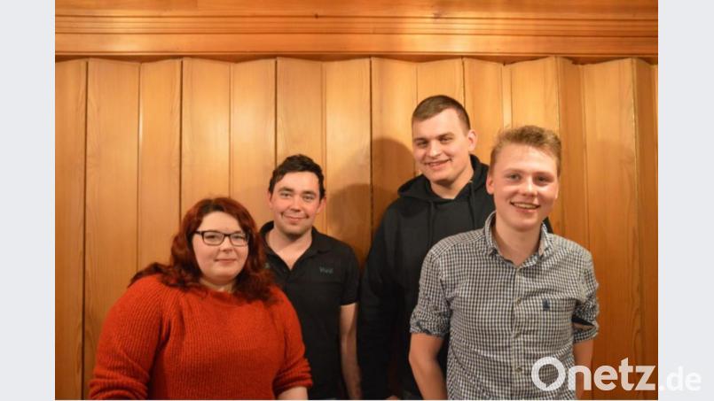 Der Vorstand der neu gegründeten Kirwagemeinschaft (von links): Julia Weiß (Schriftführerin), Martin Weiß (2.Vorsitzender), Felix Ehbauer (Kassier) sowie Vorsitzender Moritz Koberstein. Bild: exb