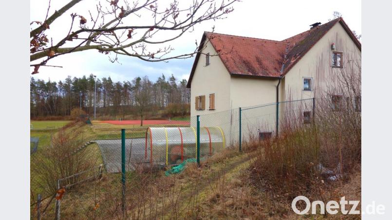 Ein dringlicher Sanierungsbedarf an Dach und Fassade des DJK-Sportheims kommte bei der Jahreshauptversammlung zur Sprache. Bild: fjo