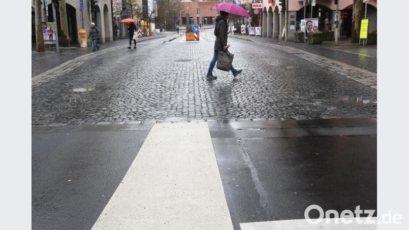 Am Issy-les-Moulineaux Platz wünscht die Bürgerliste einen Zebrastreifen. Die Verwaltung sieht darin keine Lösung. Im Gegenteil. Bild: Gabi Schönberger