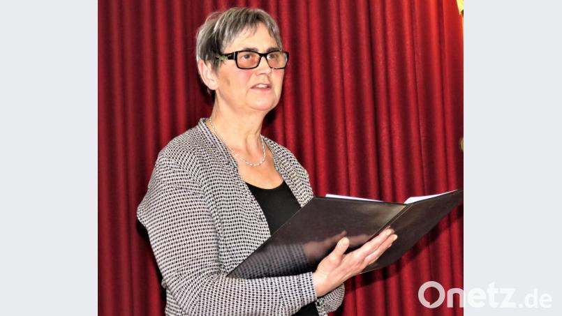 Doris Mehler ergänzte die letzten Worte Jesu mit einfühlsamen Bemerkungen. Bild: ubb