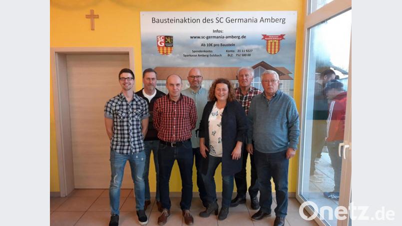 Beim SC Germania standen auch Ehrungen auf der Tagesordnung (von links): Bastian Walentek, Robert Trettenbach, Vorsitzender Alfred Scherm, Markus Nißler, Carola Kurz, Siegfried Hocke und Wolfgang Pirke. Bild: tne