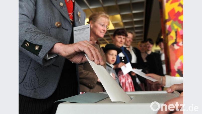 Die Stadt Weiden bietet zur Vorbereitung auf die Kommunalwahl einen interaktiven Probestimmzettel an. Das machen mittlerweile auch die Stadt Amberg und das Landratsamt Neustadt/WN. Bild: Tobias Hase