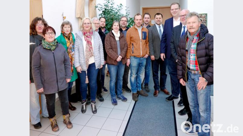 Günter Koller (Vierter von rechts), Leiter der Ökumenischen Sozialstation, begrüßte den Bundestagsabgeordneten Uli Lechte (FDP, Dritter von rechts) und die Kandidaten des gemeinsamen Wahlvorschlags von FDP und FWS in seiner Einrichtung. Bild: gac