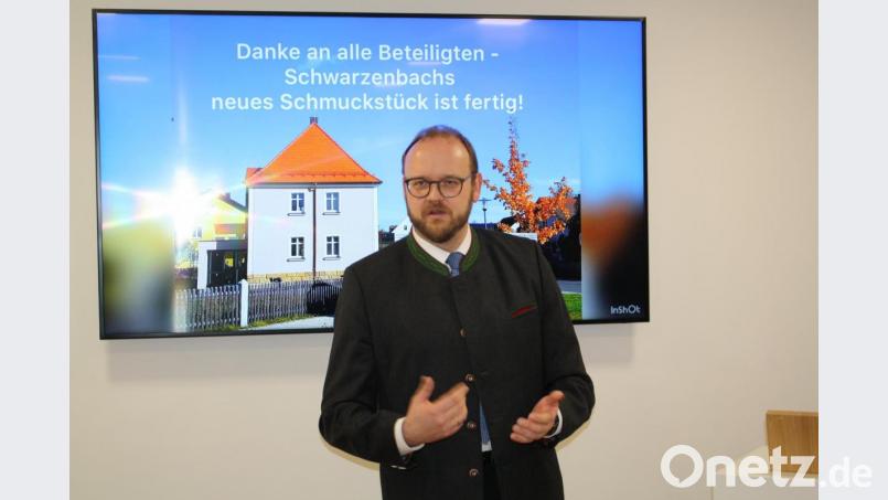 Seinen Respekt vor den im Laufe der letzten Jahre bewältigten Ortserneuerungs-Pensum bekundet Landrat Andreas Meier. Bild: bjp