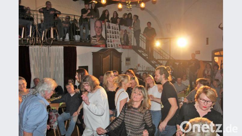 Das Tanzfieber war generationenübergreifend ausgebrochen. Bild: stg