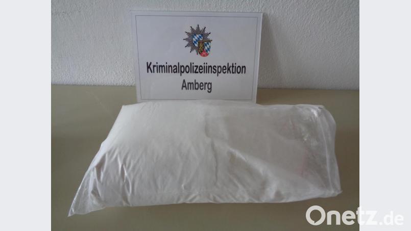 Ein Teil des bei Ursensollen sichergestellten weißen Pulvers. Bild: Polizei