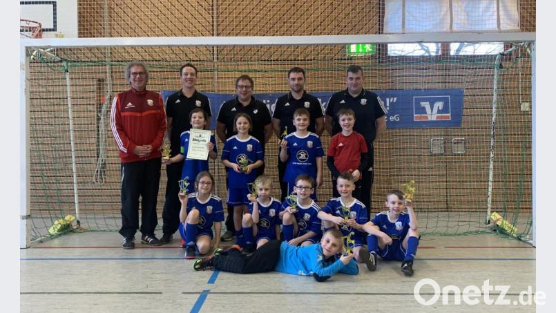 Beim Endspiel der E-Junioren hatte die Spielgemeinschaft Vohenstrauß/Altenstadt I die Nase vorn. Bild: dob