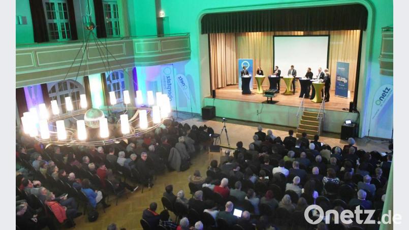 Die fünf Weidener OB-Kandidaten stellten sich bei der Podiumsdiskussion von Oberpfalz-Medien den Fragen der Redakteure und Leser. Bild: Gabi Schönberger
