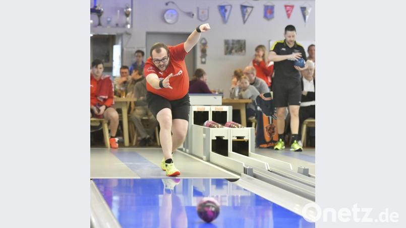 Eine wohl unlösbare Aufgabe wartet auf Michael Oettl (im Bild) und seine Teamkollegen von Rot-Weiss Hirschau im Heimspiel am Samstag. Bild: Hubert Ziegler